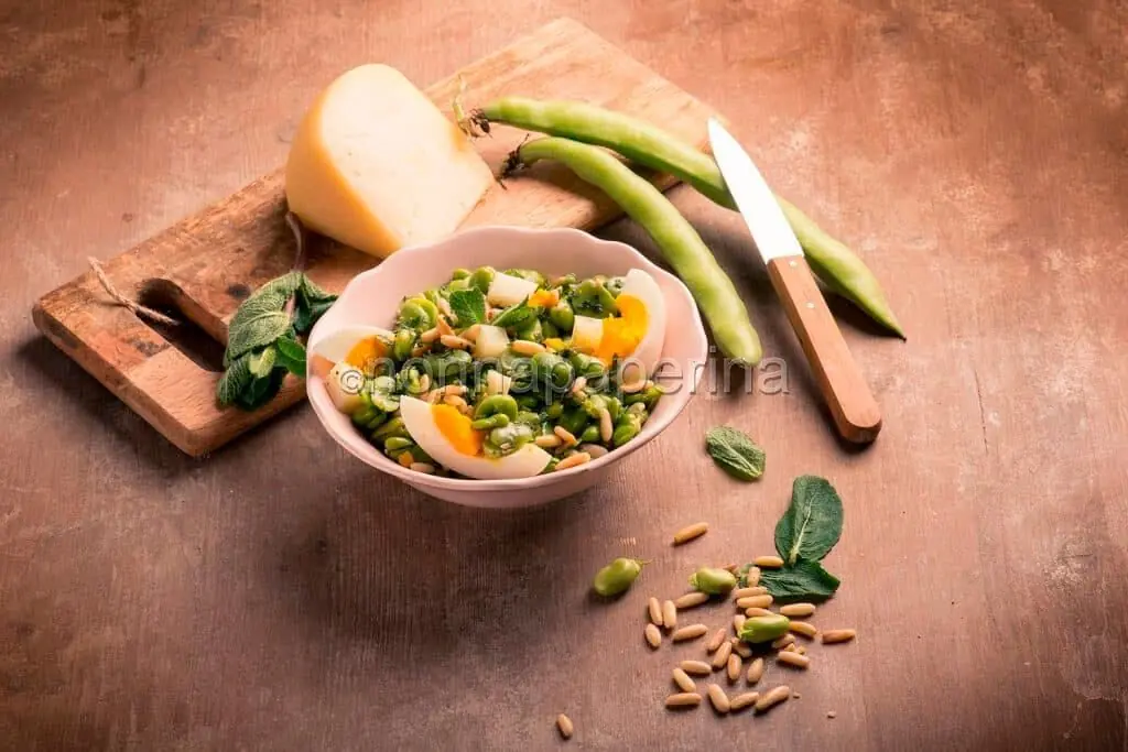 Insalata di fave, pecorino e uova: semplice e nutriente!
