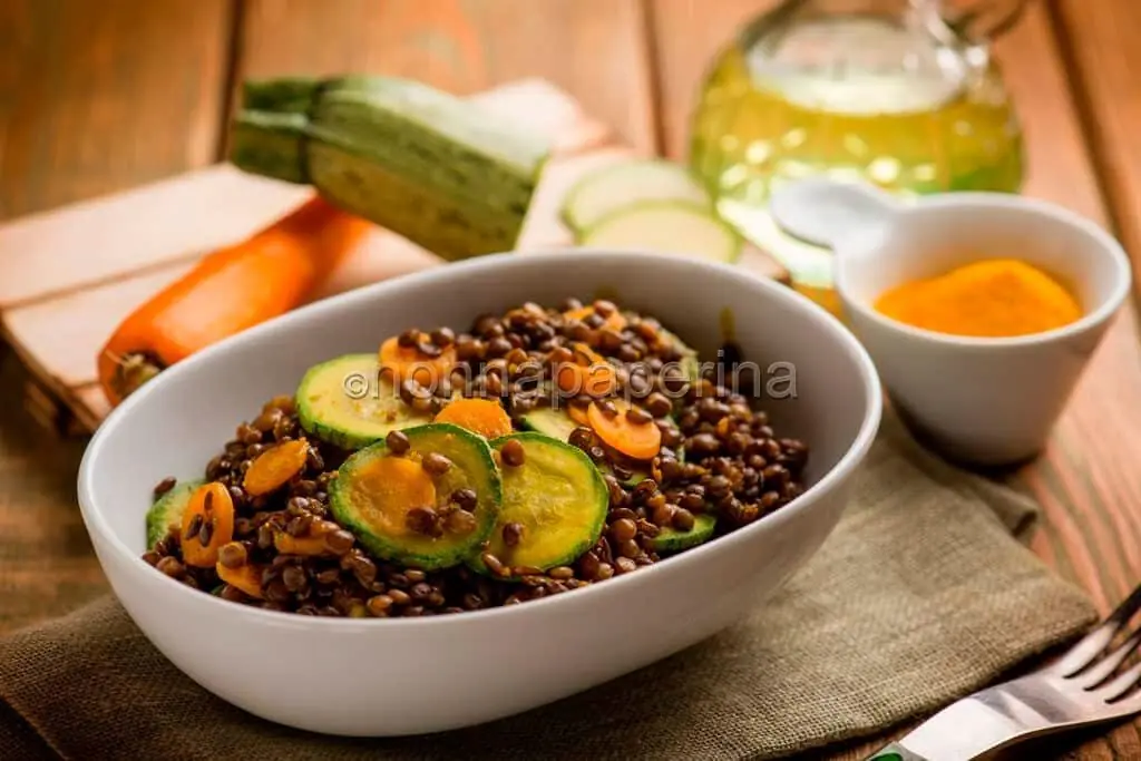 Insalata di lenticchie nere: un contorno ricco e leggero