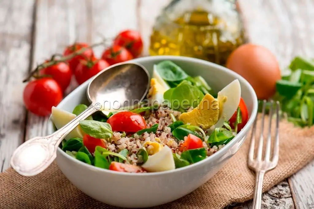 Insalata di quinoa e pomodorini, un pieno di salute