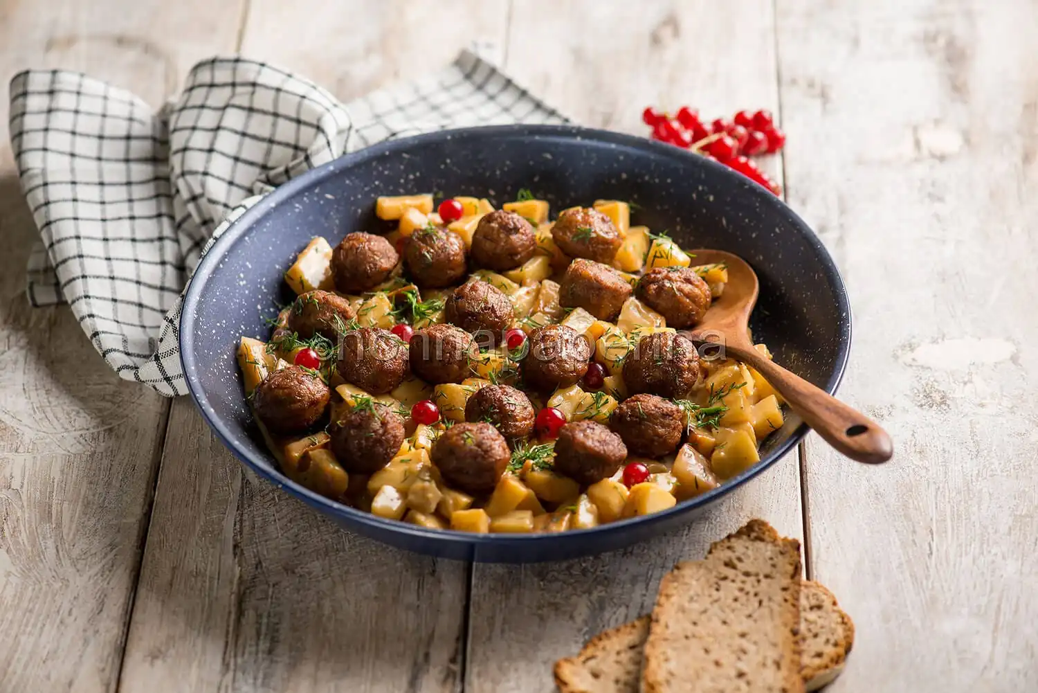 Kottbullar, le ottime polpette svedesi con pastinaca