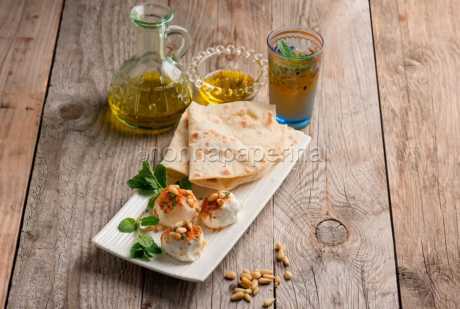 Labneh con pane arabo, una delizia dal Libano