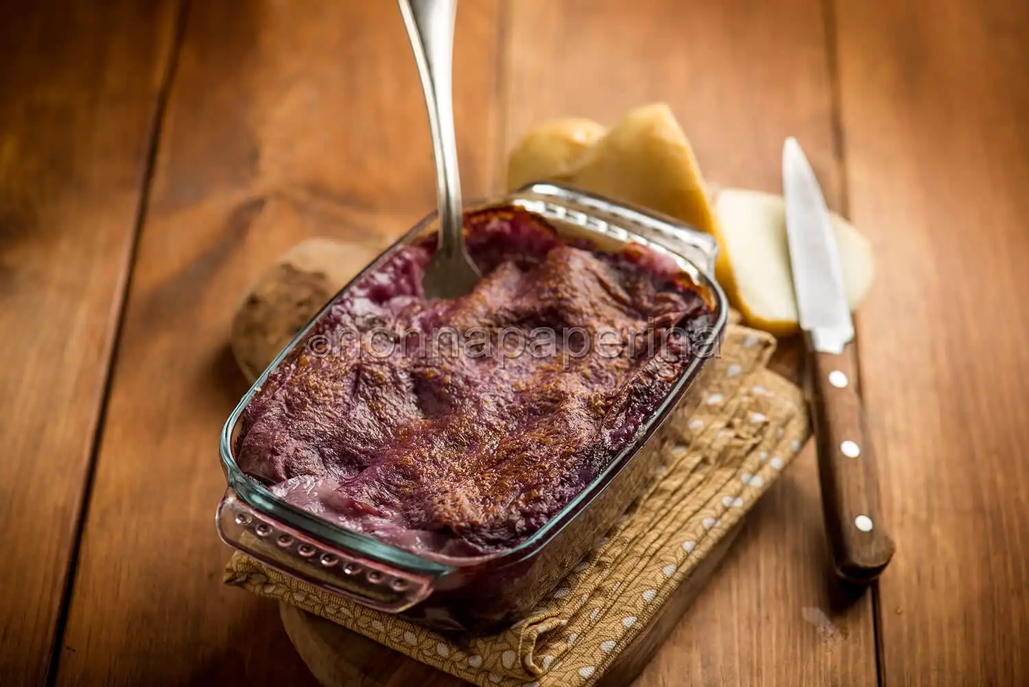 Lasagne con carote e cavolo rosso, una gradevole variazione sul tema
