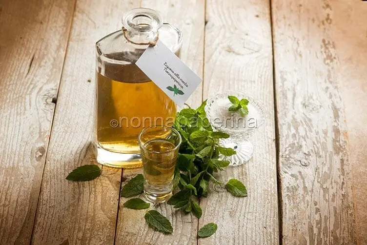 Liquore alla menta, un drink dal profumo intenso