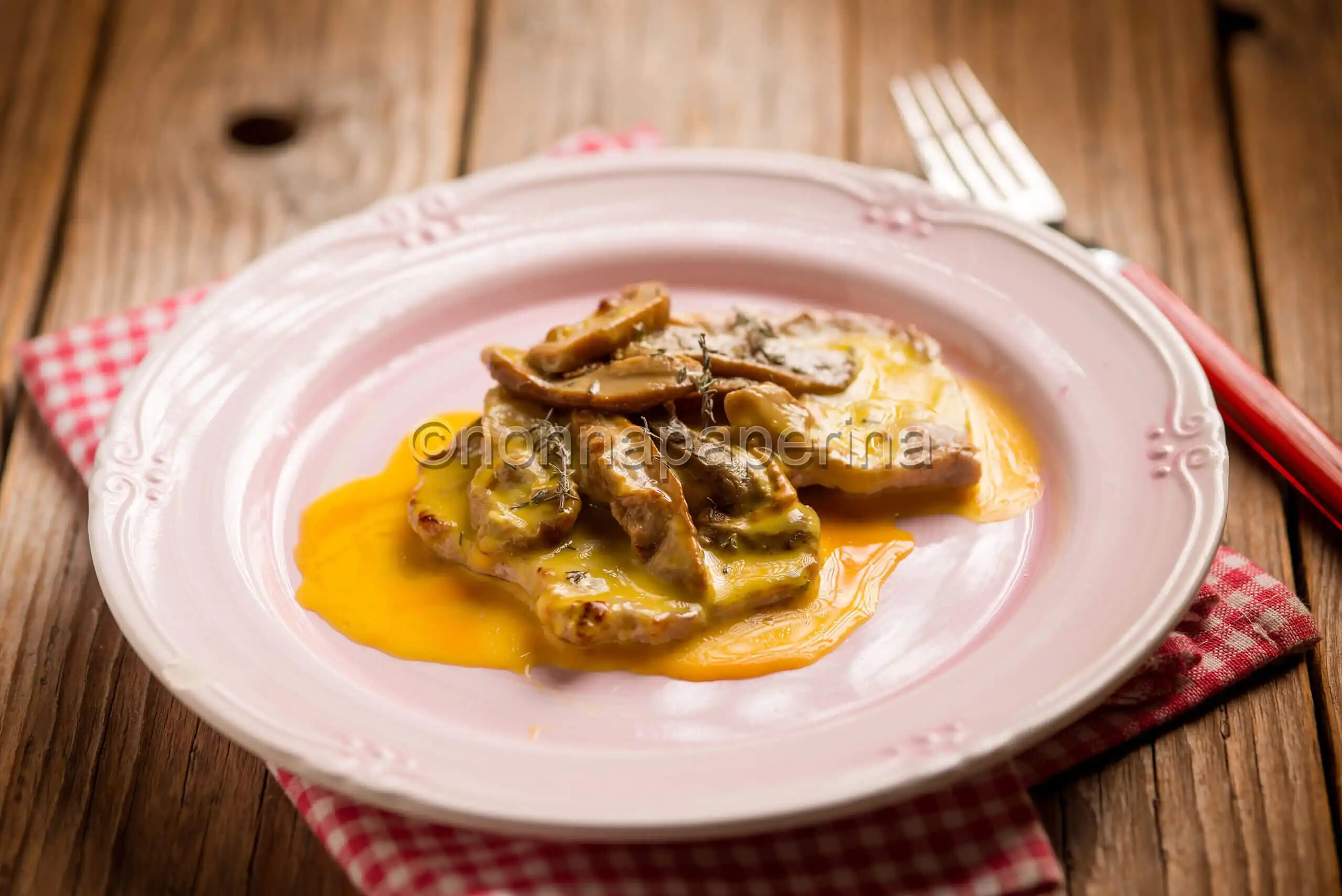 Lonza allo zafferano con porcini, un secondo elegante