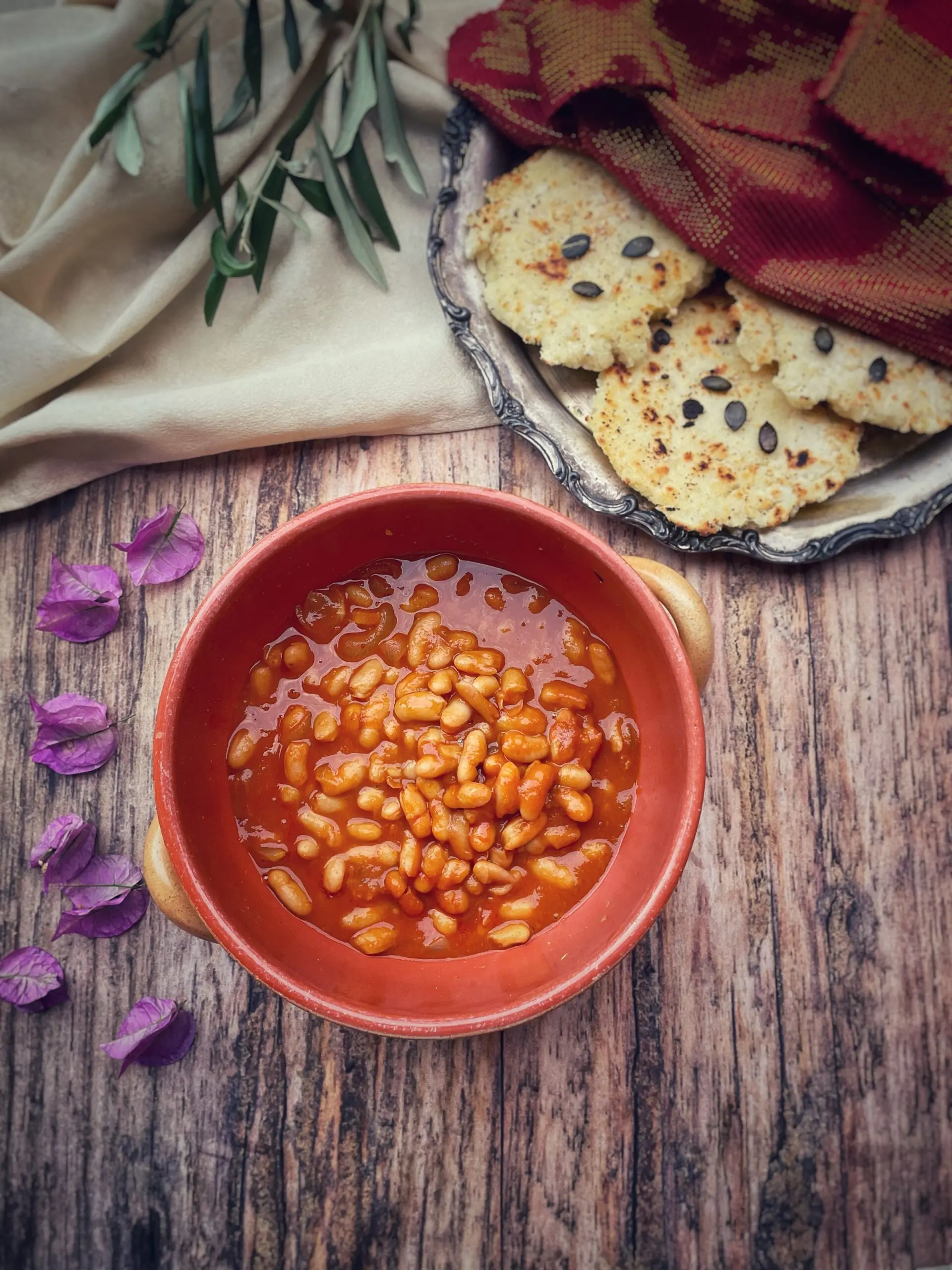 Loubia con kesra, stufato di fagioli con pane algerino