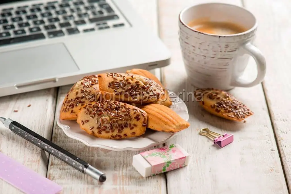 Madeleine al sorgo e semi di lino, dolcetto superfood