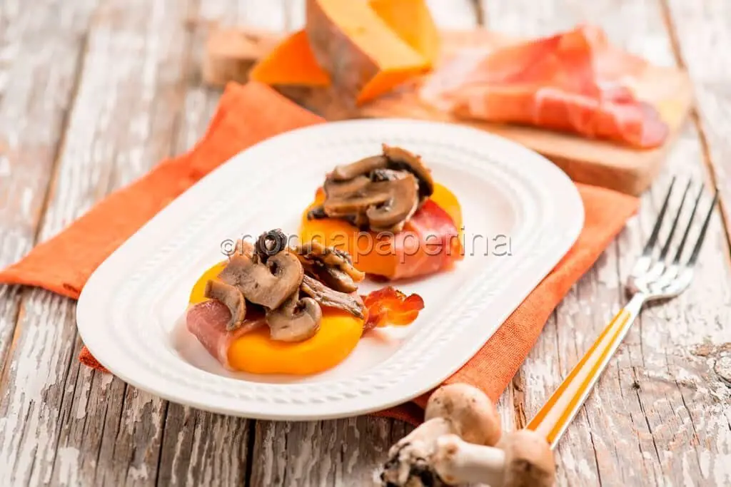Medaglioni di zucca con speck, un antipasto fresco