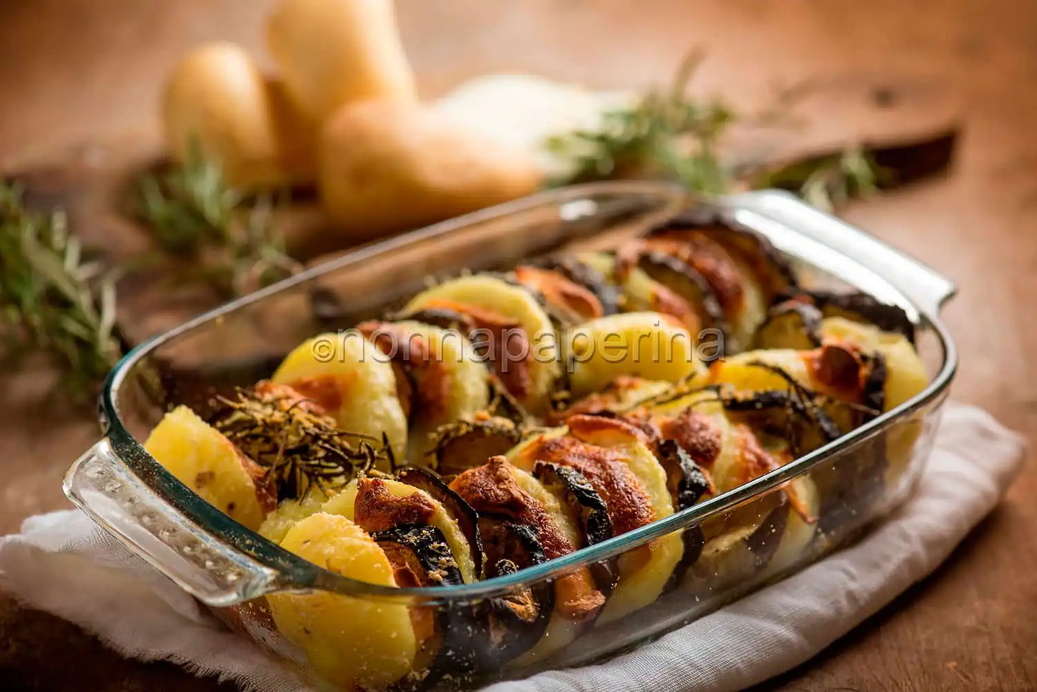 Melanzane e patate al forno, un contorno perfetto