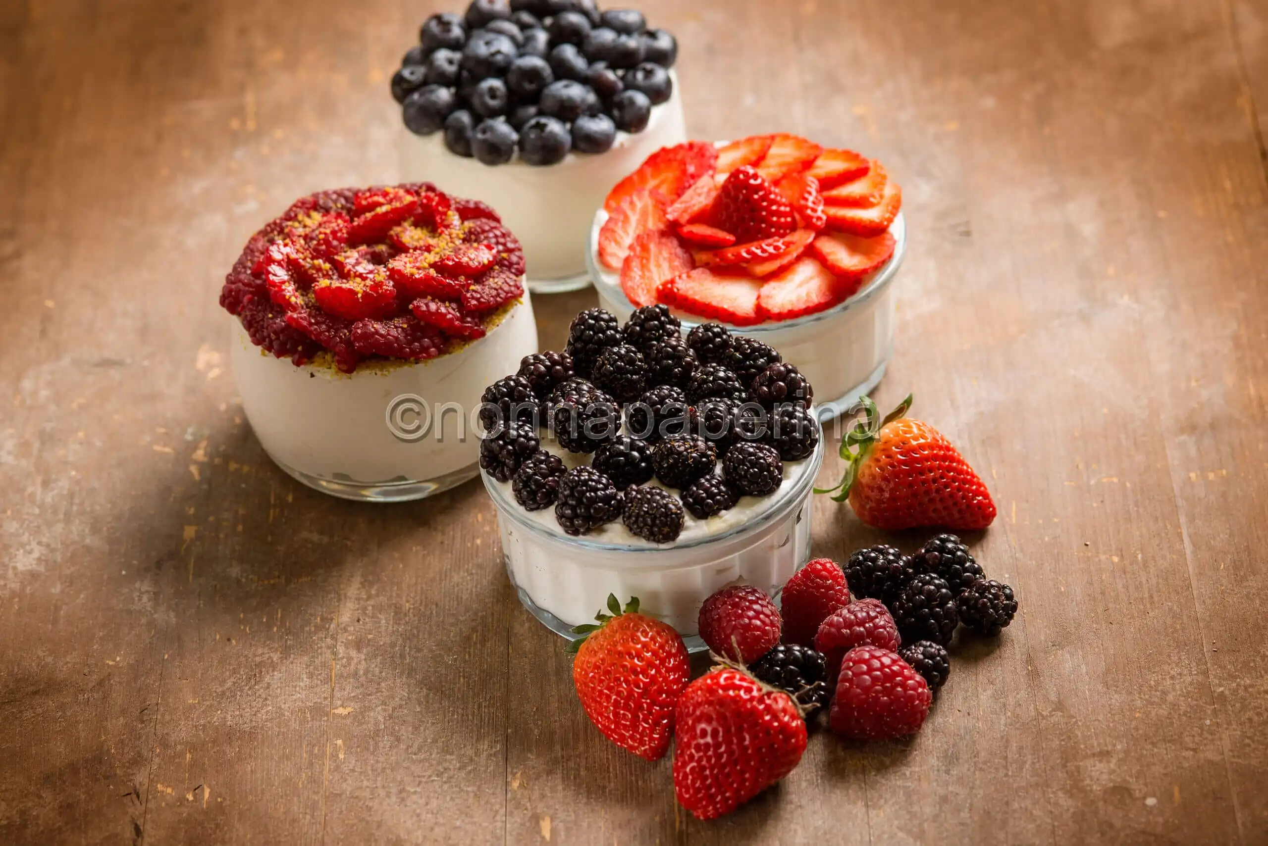 Mousse di ricotta e frutti di bosco, un dolce senza glutine