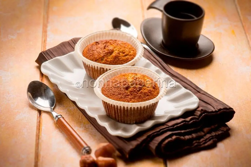 Muffin alle nocciole, piccoli dolci che allietano la colazione o la merenda