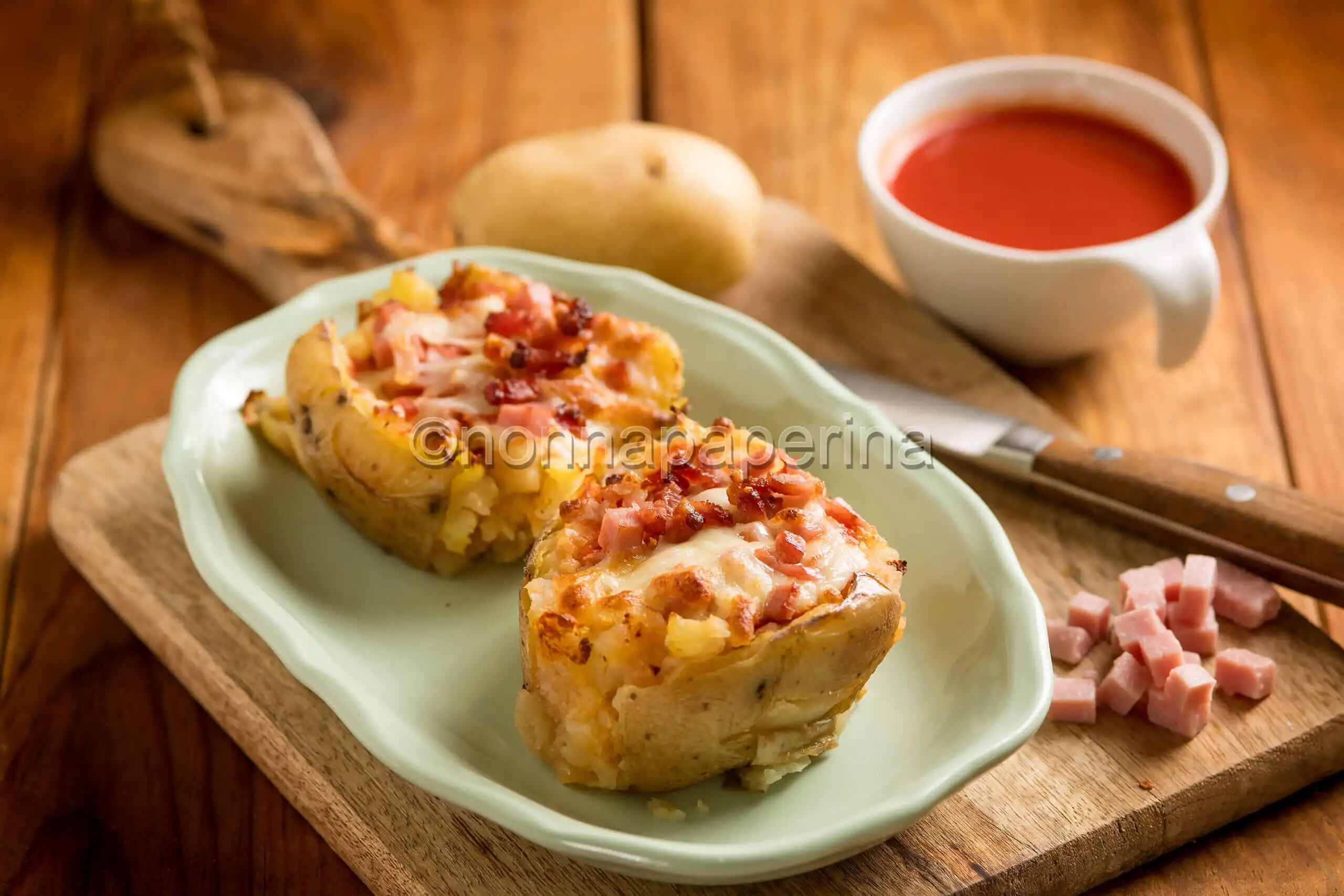 Muffin di patate con ripieno di pizza: una ricetta gustosa