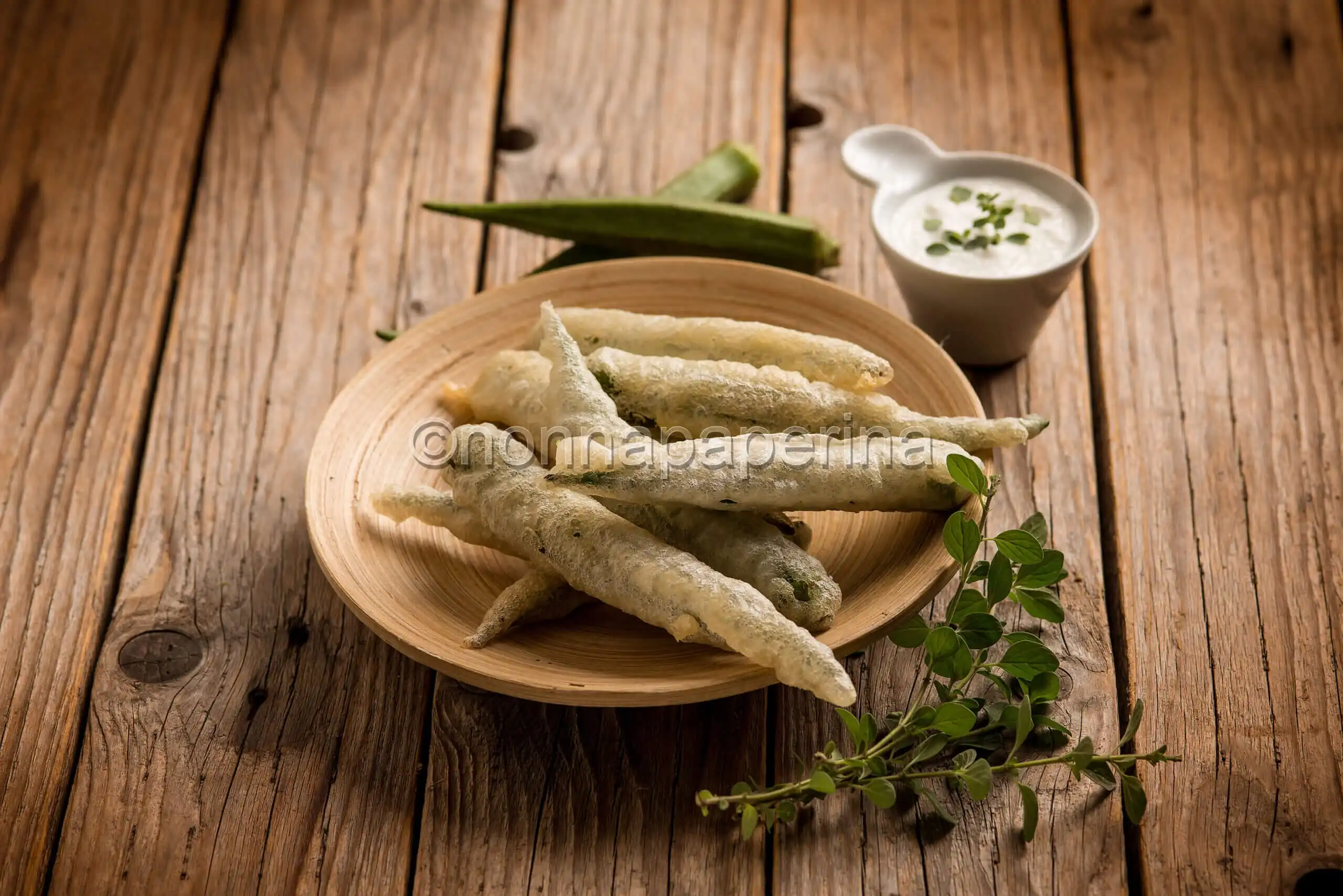 Okra fritta, un finger food etnico e rustico