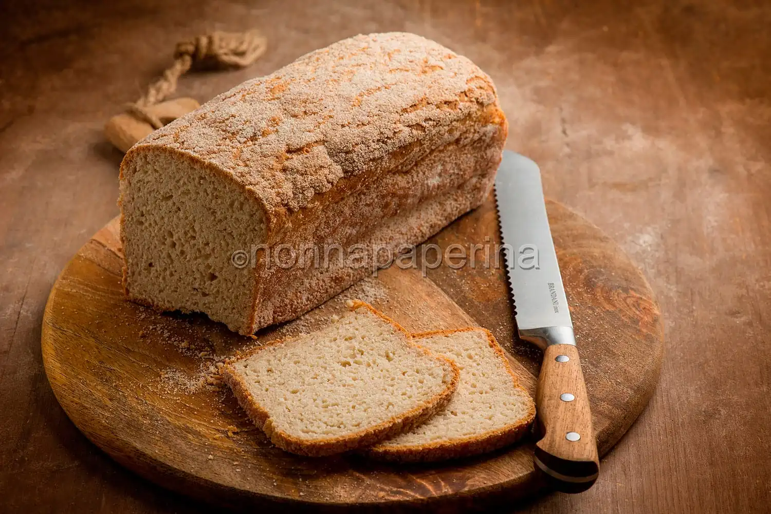 Pane in cassetta al fonio, una merenda salata