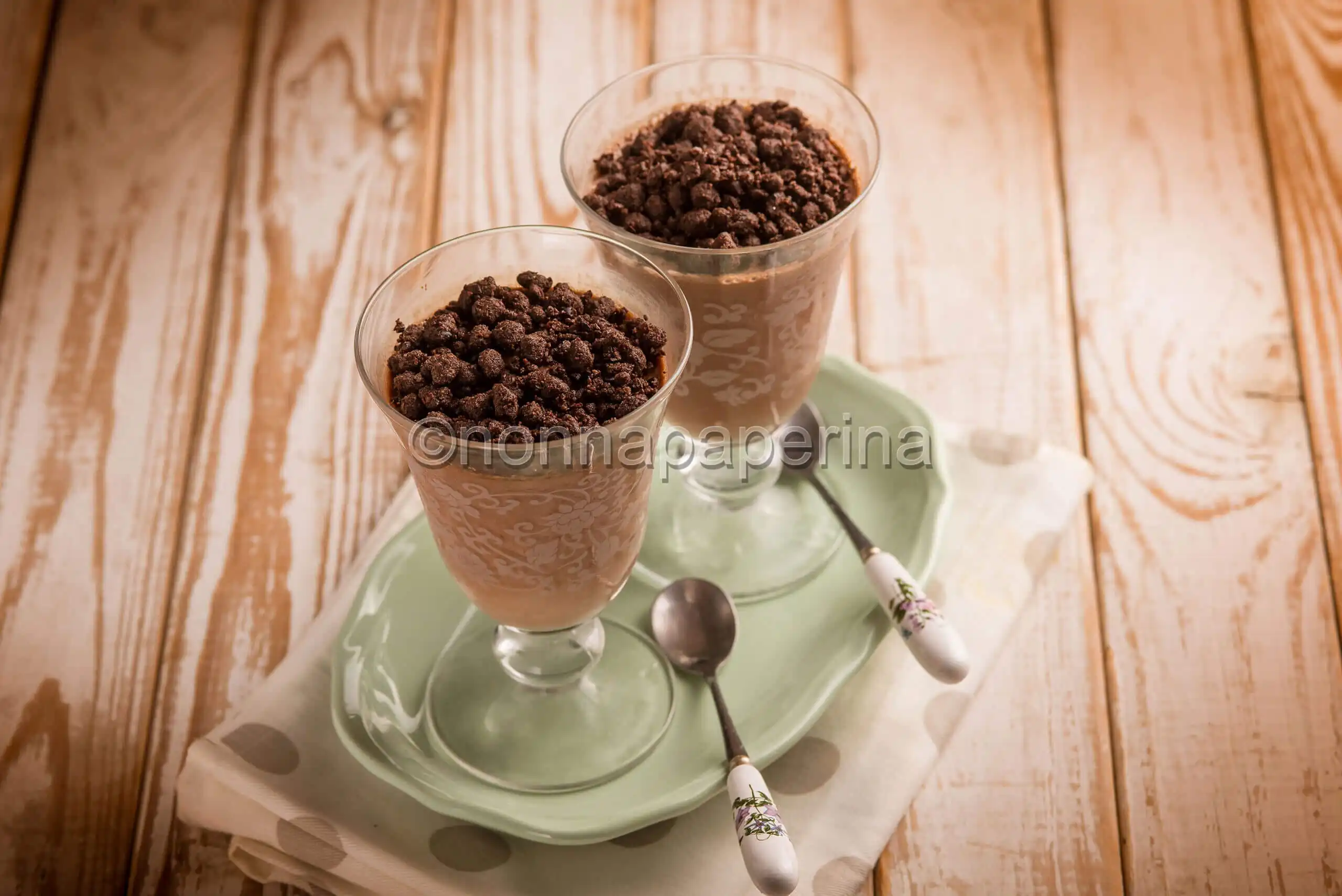 Panna cotta al cioccolato: una ricetta facile che conquista