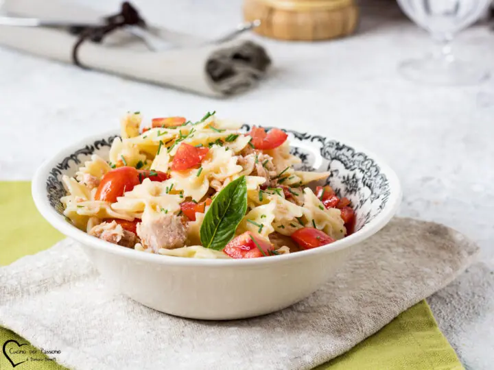 Pasta fredda con pomodorini e tonno
