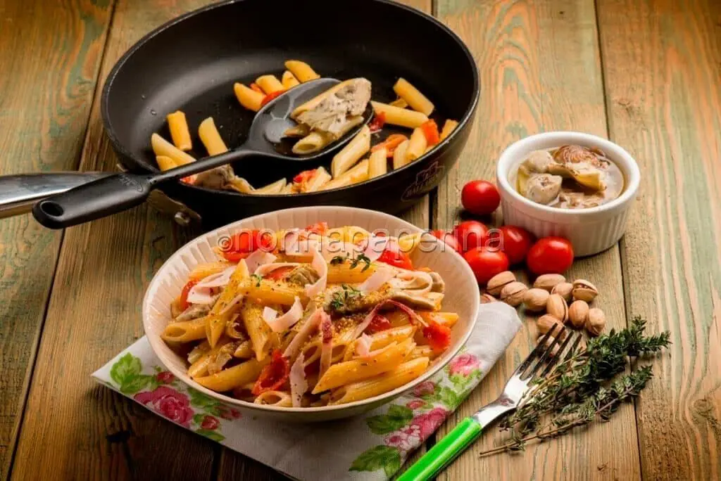 Penne con pesto di pistacchi e pesce spada