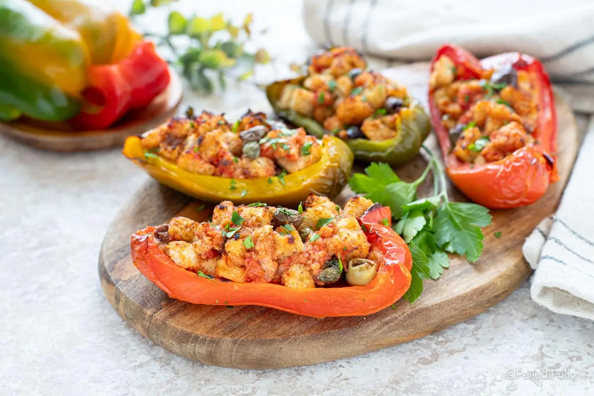 Peperoni ripieni di pane gratinati