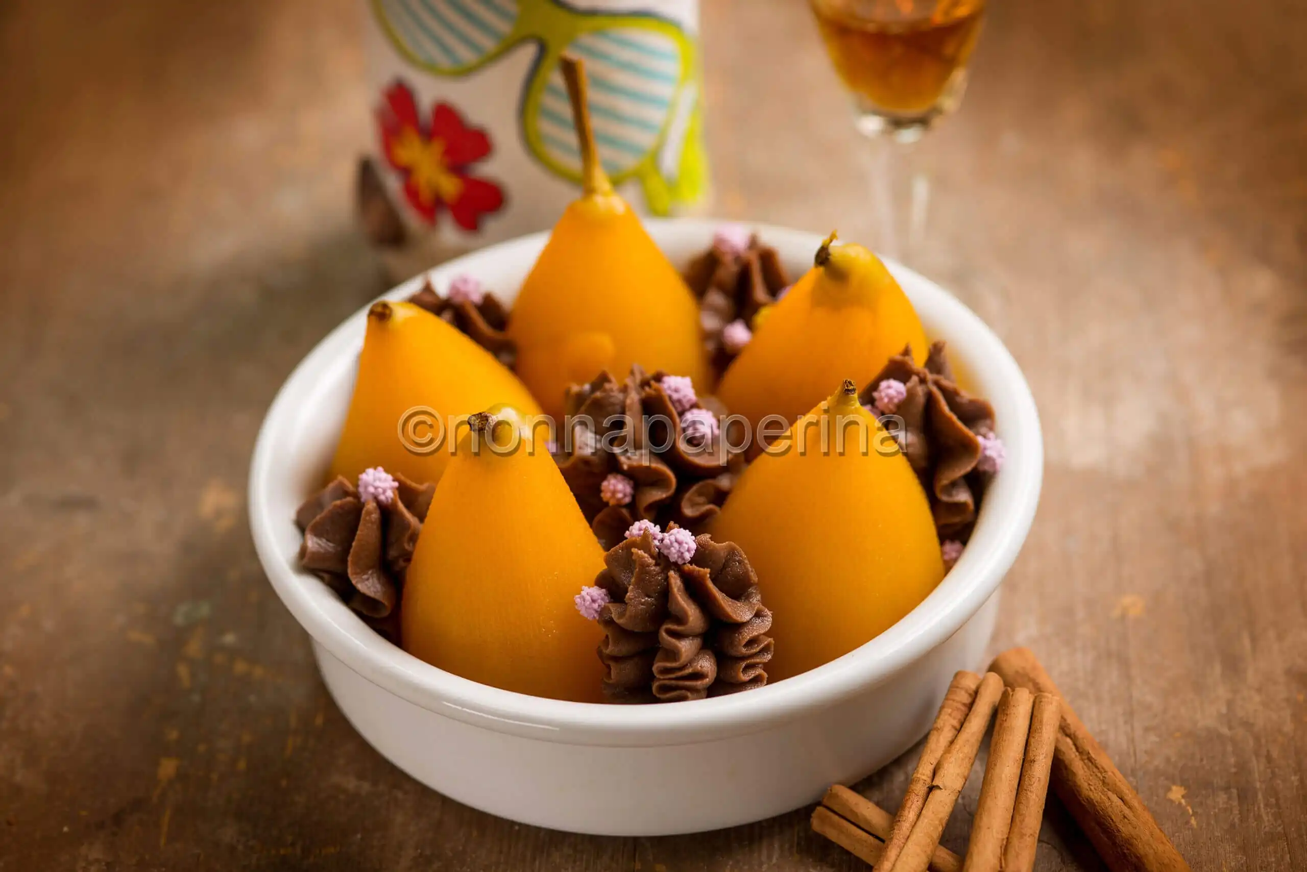 Pere caramellate allo zafferano, un aromatico dessert