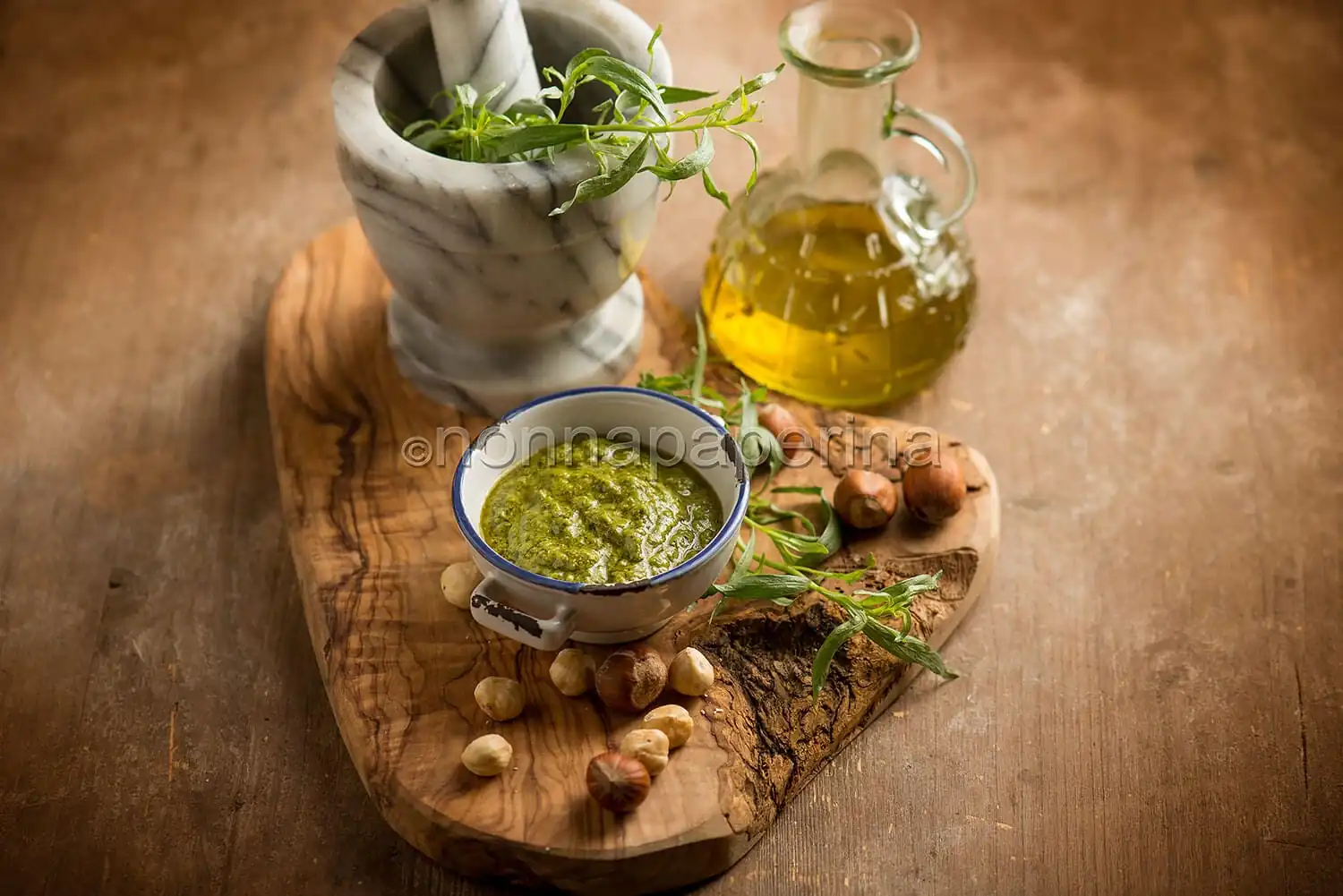 Pesto al dragoncello, un condimento squisito