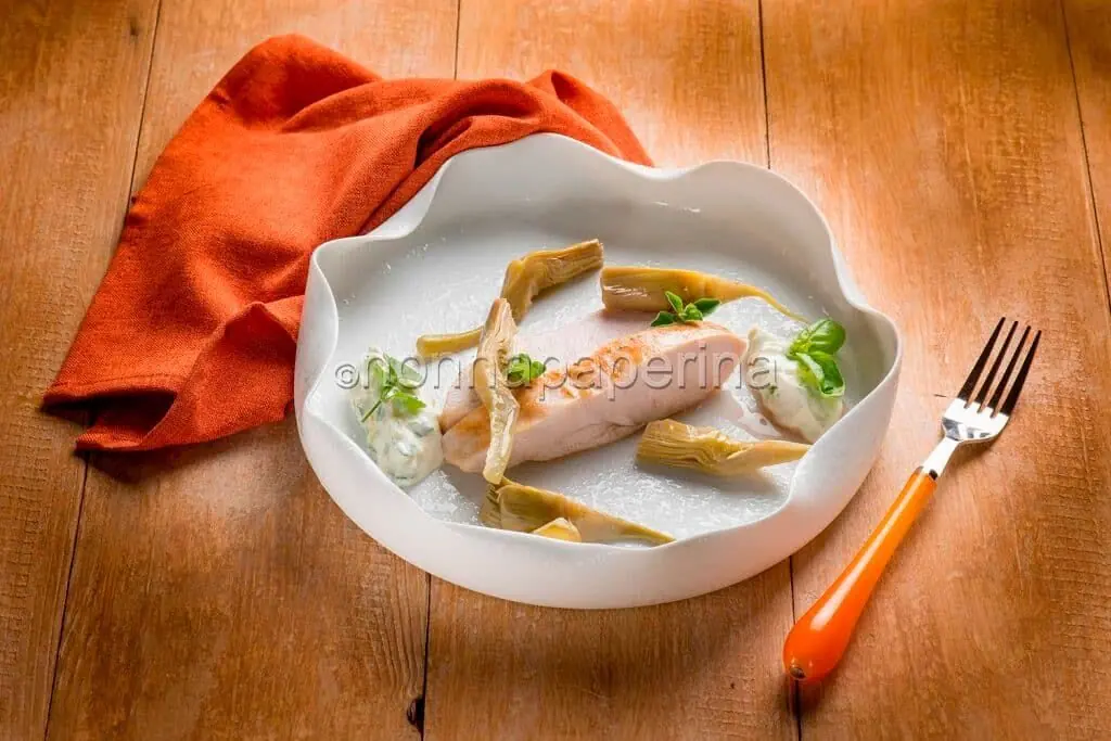 Petto di pollo con limone e basilico: scenografia e gusto si incontrano