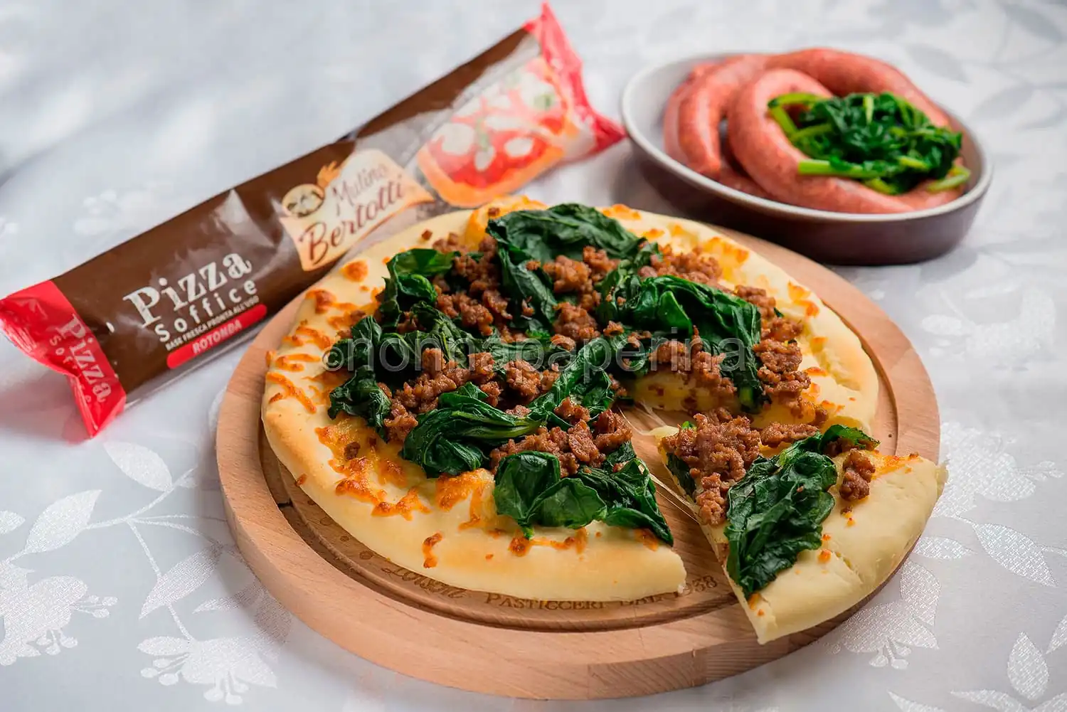 Pizza con salsiccia e cime di rapa, davvero ottima