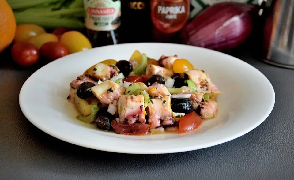 Polpo alla catalana: la ricetta estiva fresca, leggera e irresistibile