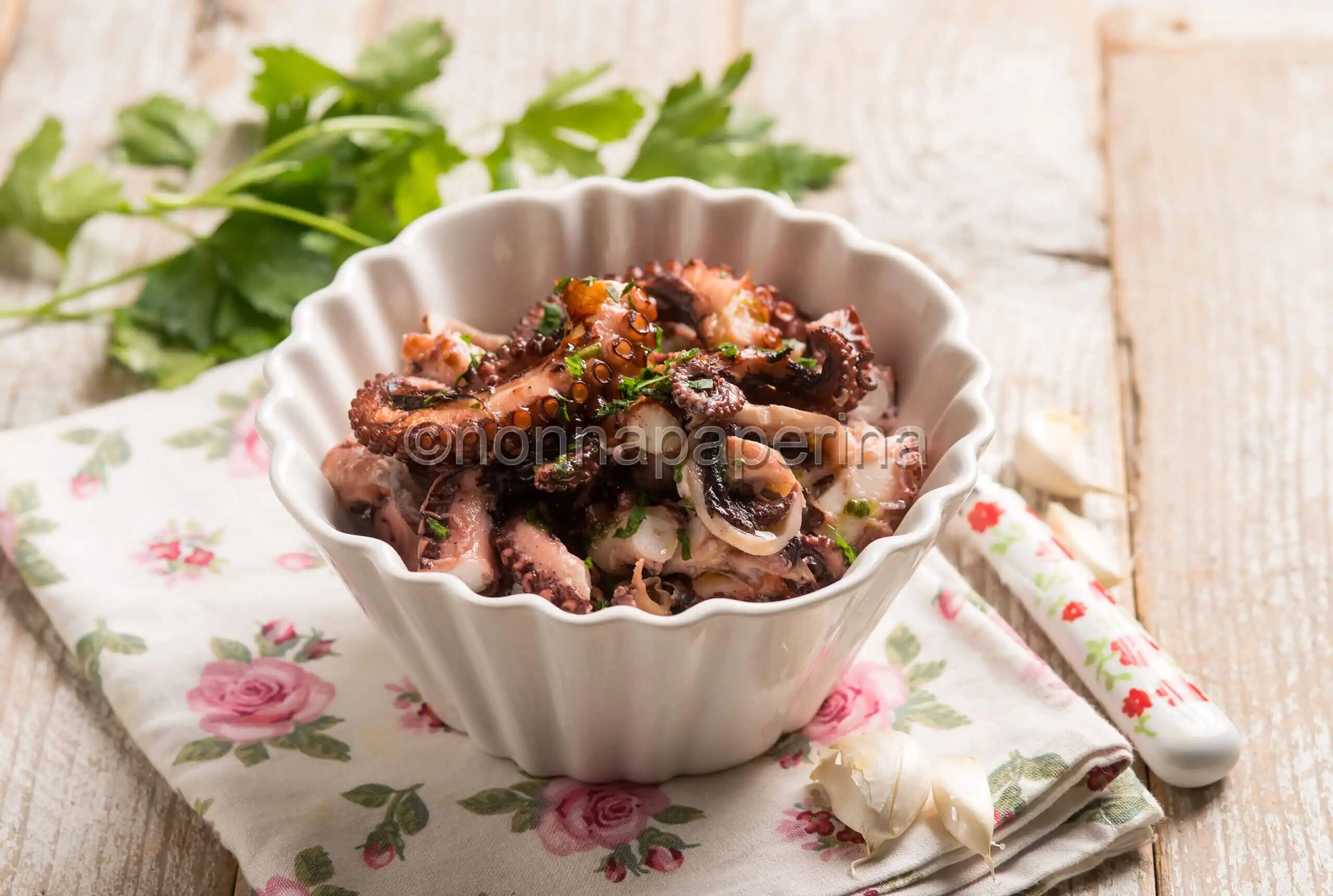 Polpo in guazzetto con bacche di ginepro