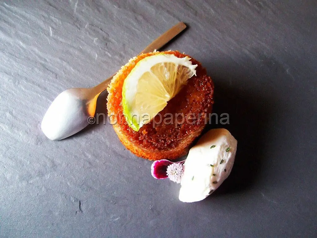 Pudding alla ricotta e limone con sciroppo al limone e timo