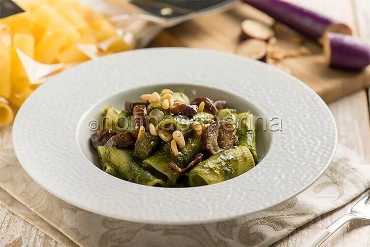 Rigatoni con melanzane e cime di rapa, un primo unico