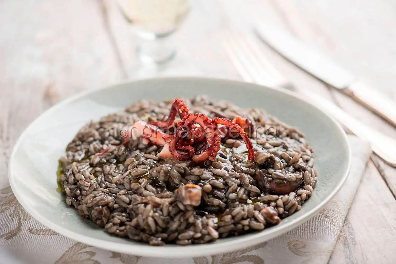 Risotto al nero di polpo, bontà dal colore particolare