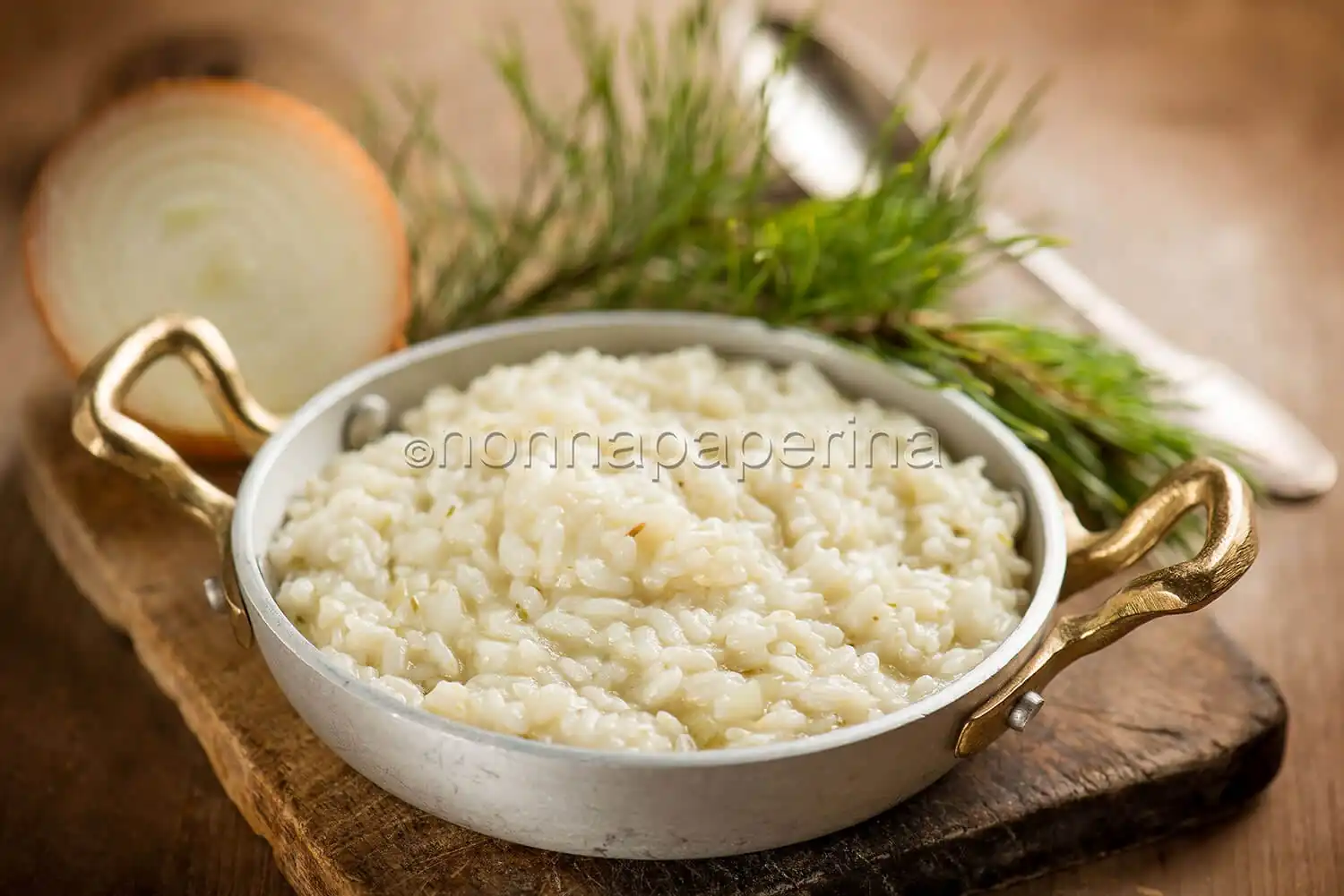 Risotto al pino mugo, un primo dal sapore silvestre