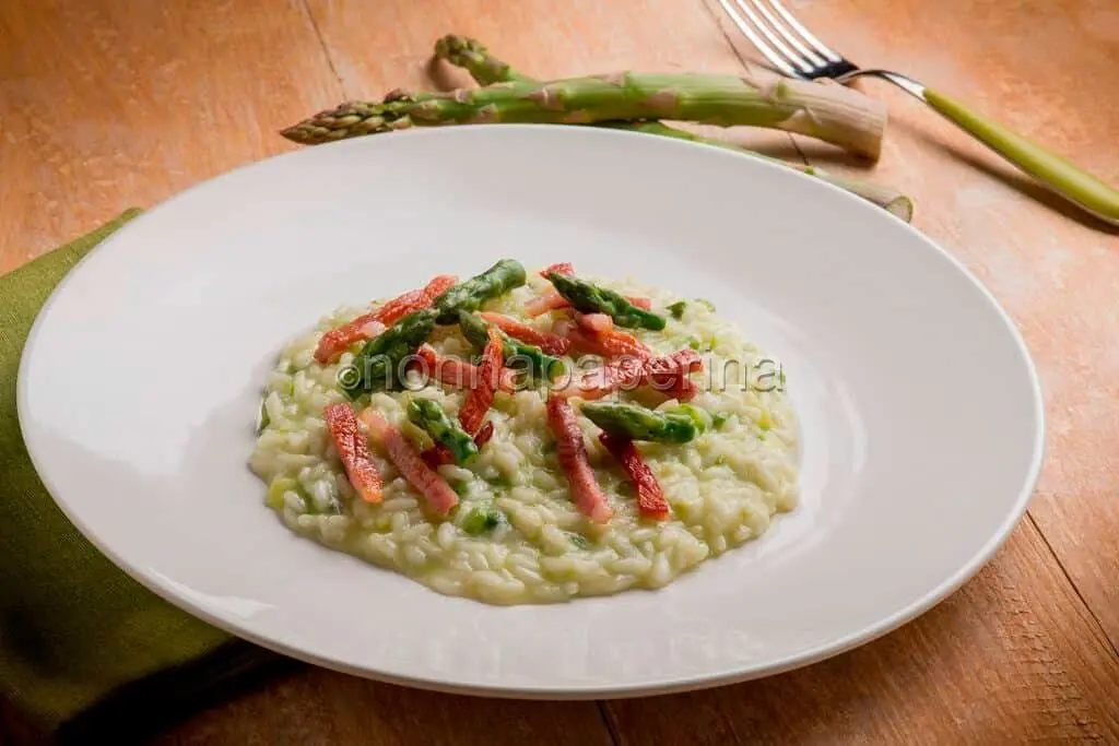 Risotto con asparagi e speck: la ricetta perfetta!