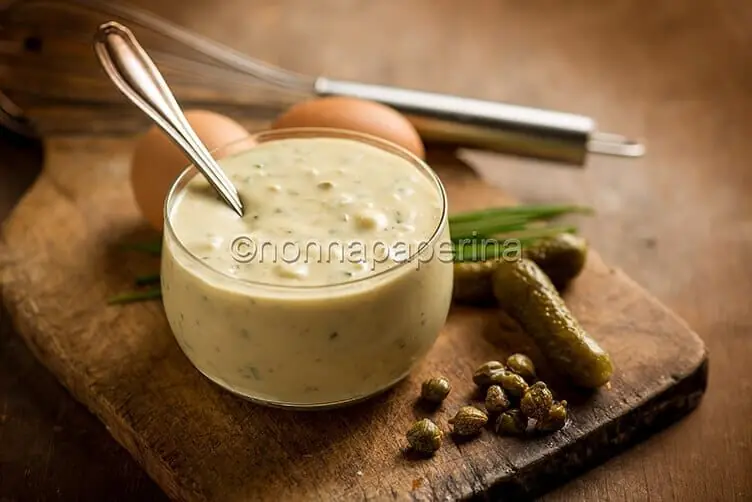 Salsa gribiche, una salsina francese ottima per le carni