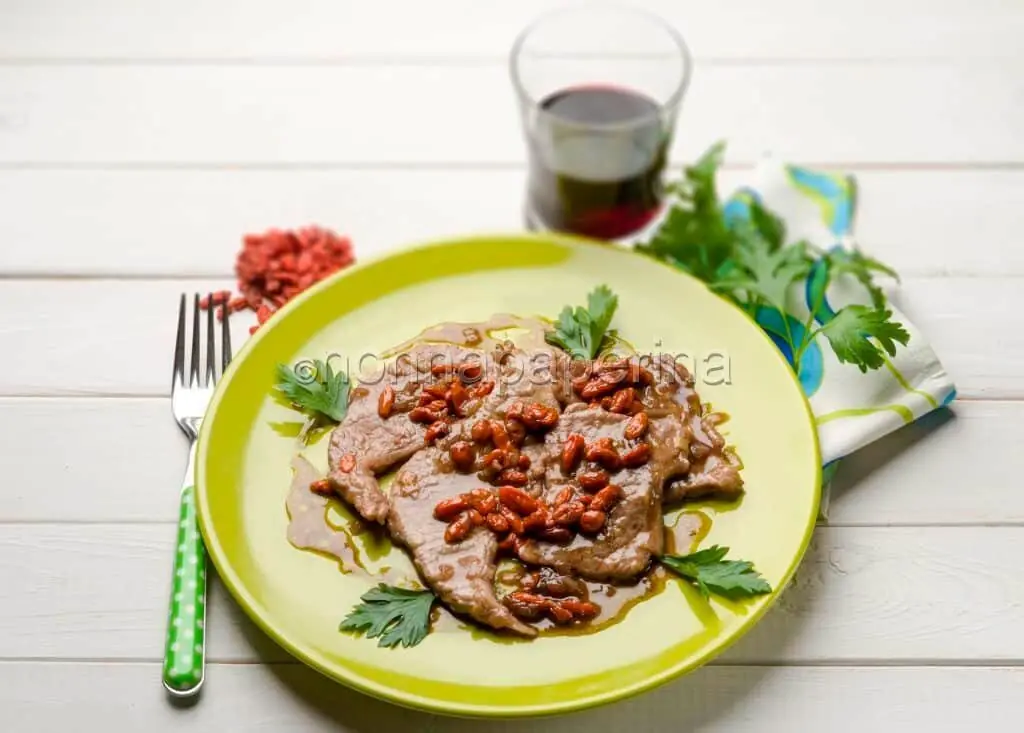 Scaloppine al succo d’uva e bacche di goji: un secondo piatto delizioso!