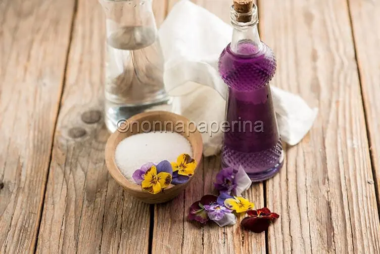 Sciroppo di violette, una preparazione profumata e versatile