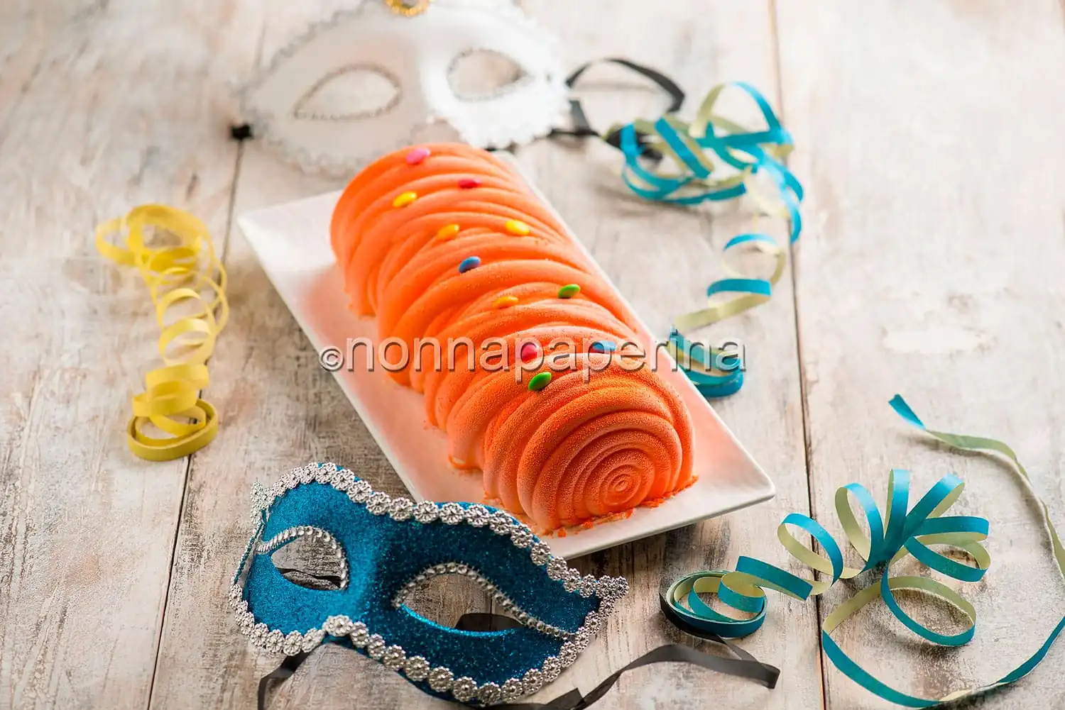 Semifreddo al profumo di arancia, un dessert colorato