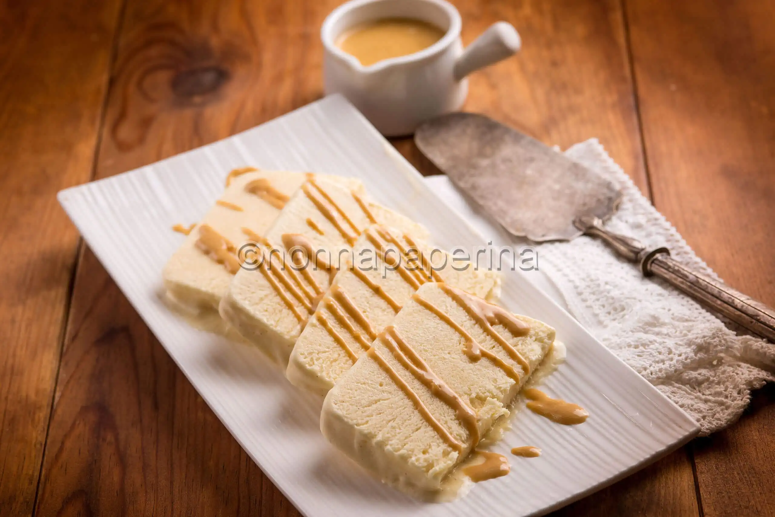 Semifreddo di mele al Calvados, un dessert alcolico