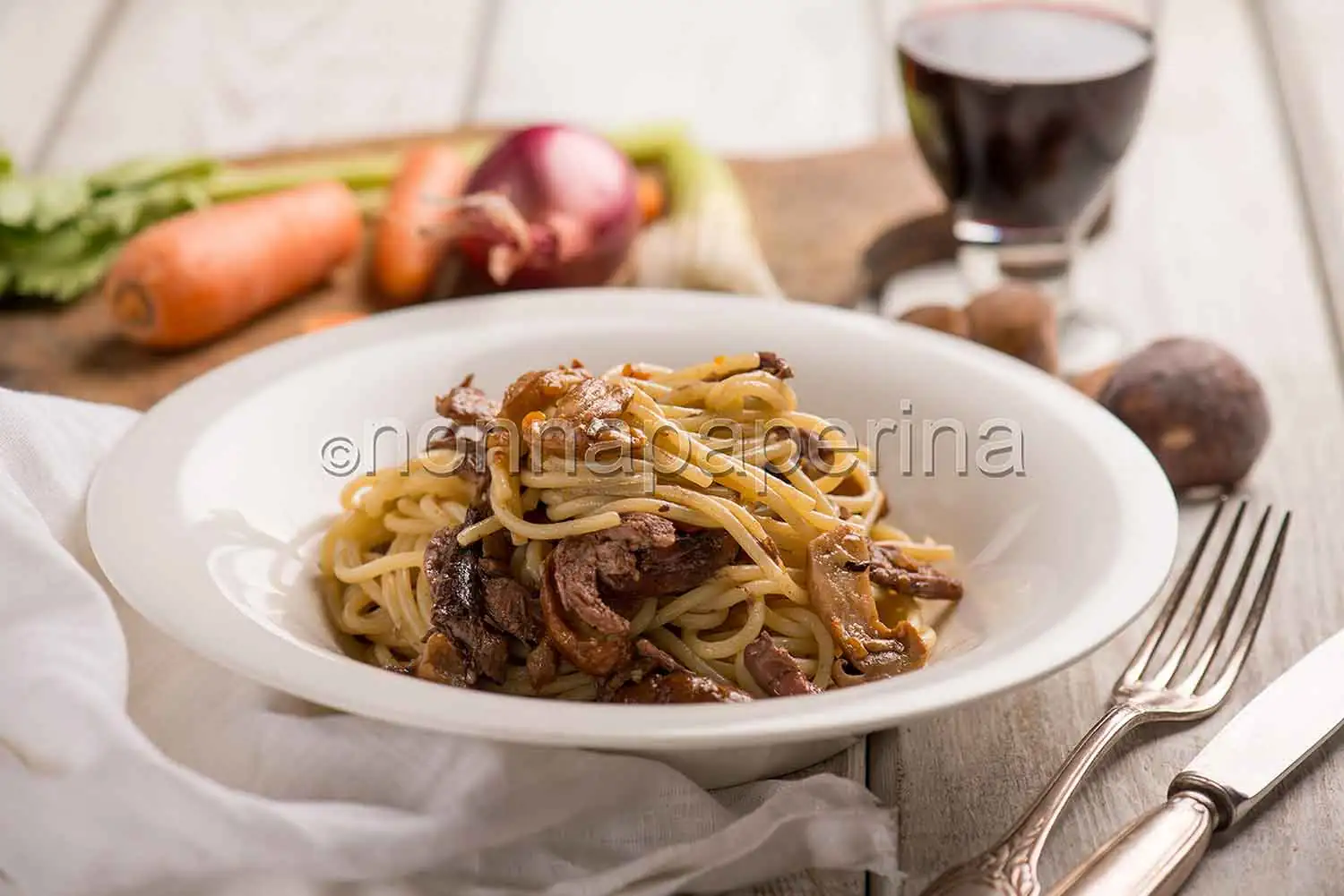 Spaghetti al ragù di fagiano e porcini, un primo rustico