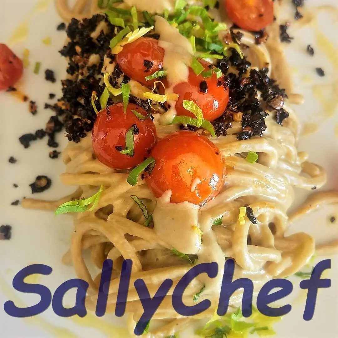 Spaghetti all’aglio nero. No si invecchia mangiando!
