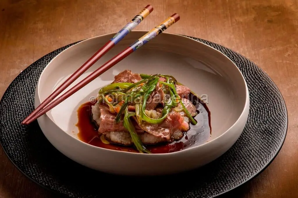 Sukiyaki di Wagyu con fonio: un piatto tutto da scorpire