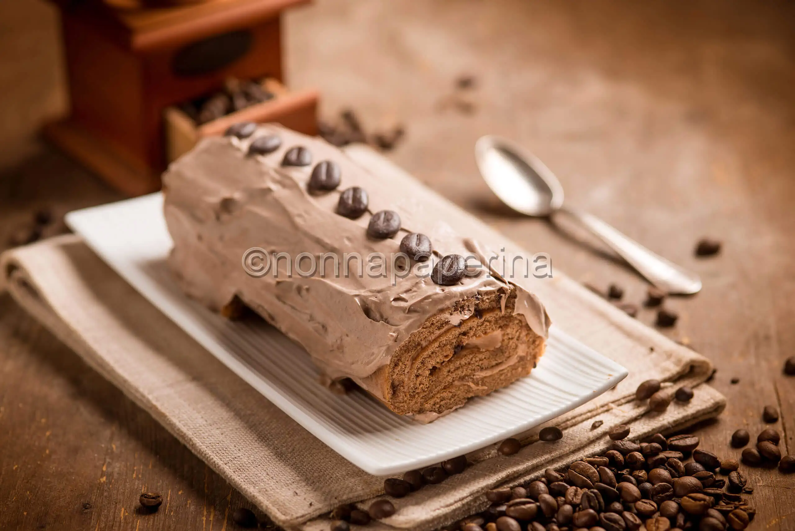 Swiss roll al caffè, un tronchetto facile da preparare