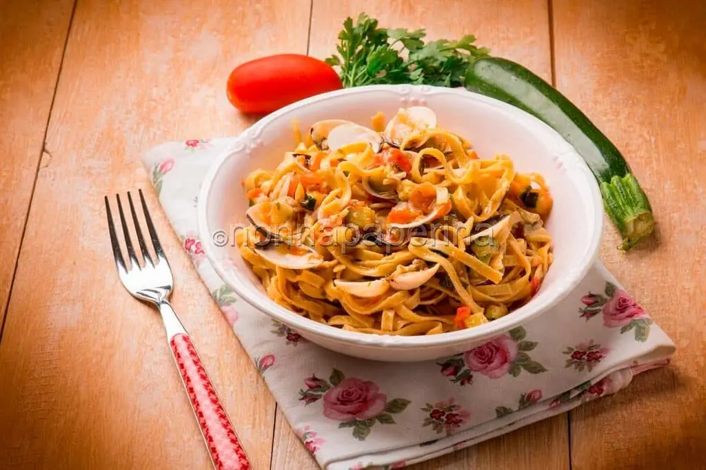 Tagliolini vongole e zucchine: profumi e sapori mediterranei