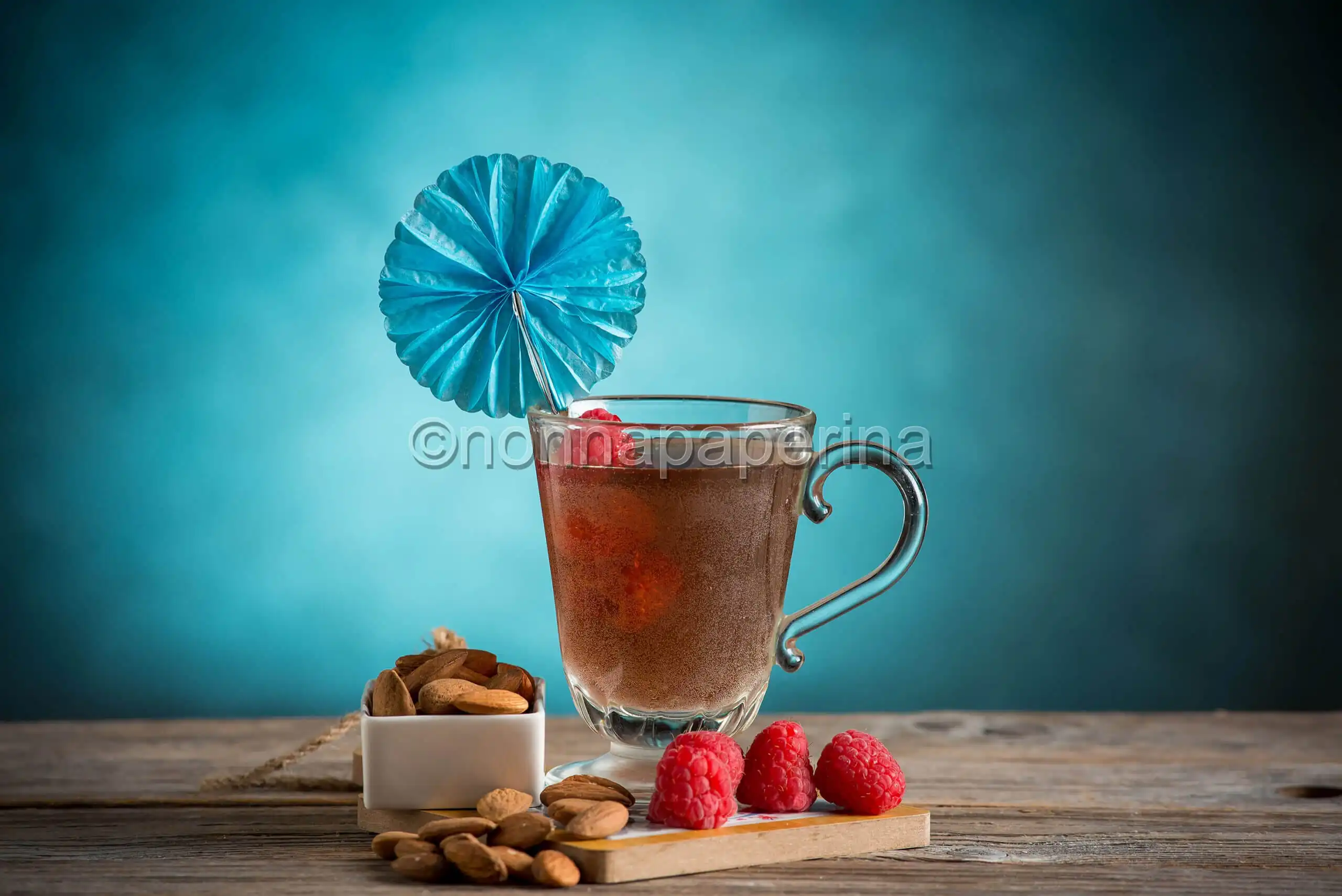 Tè freddo al lampone, una bevanda per rilassarsi con gusto