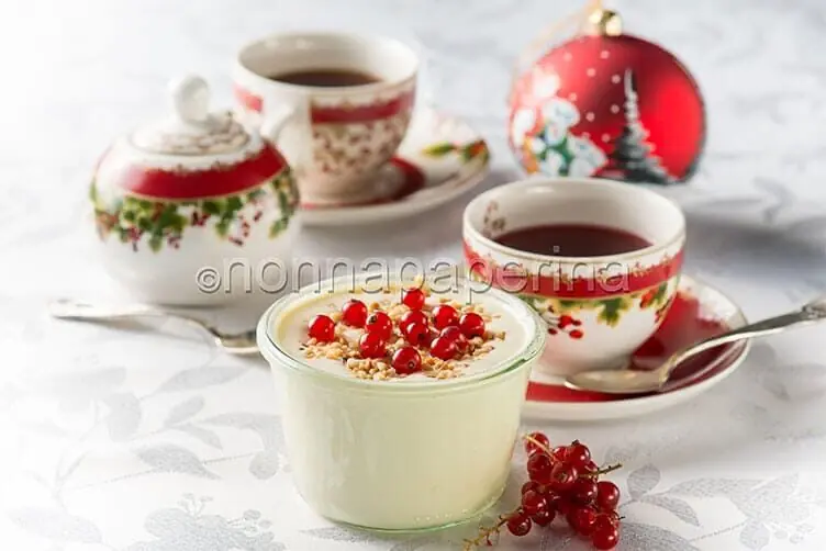 Tiramisù al ribes con bisquit, un dessert per Natale