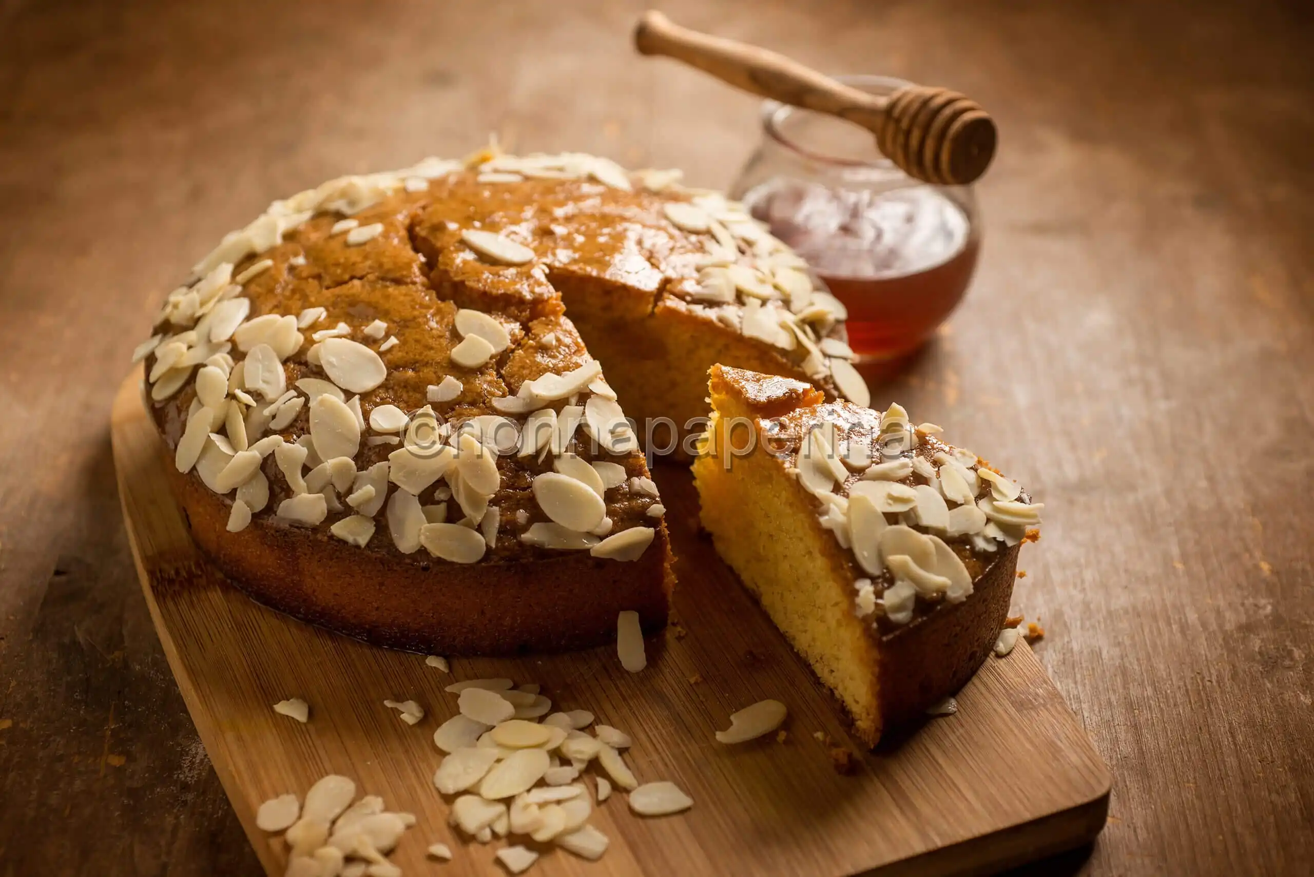 Torta alle mandorle e miele, un dolce diverso dal solito