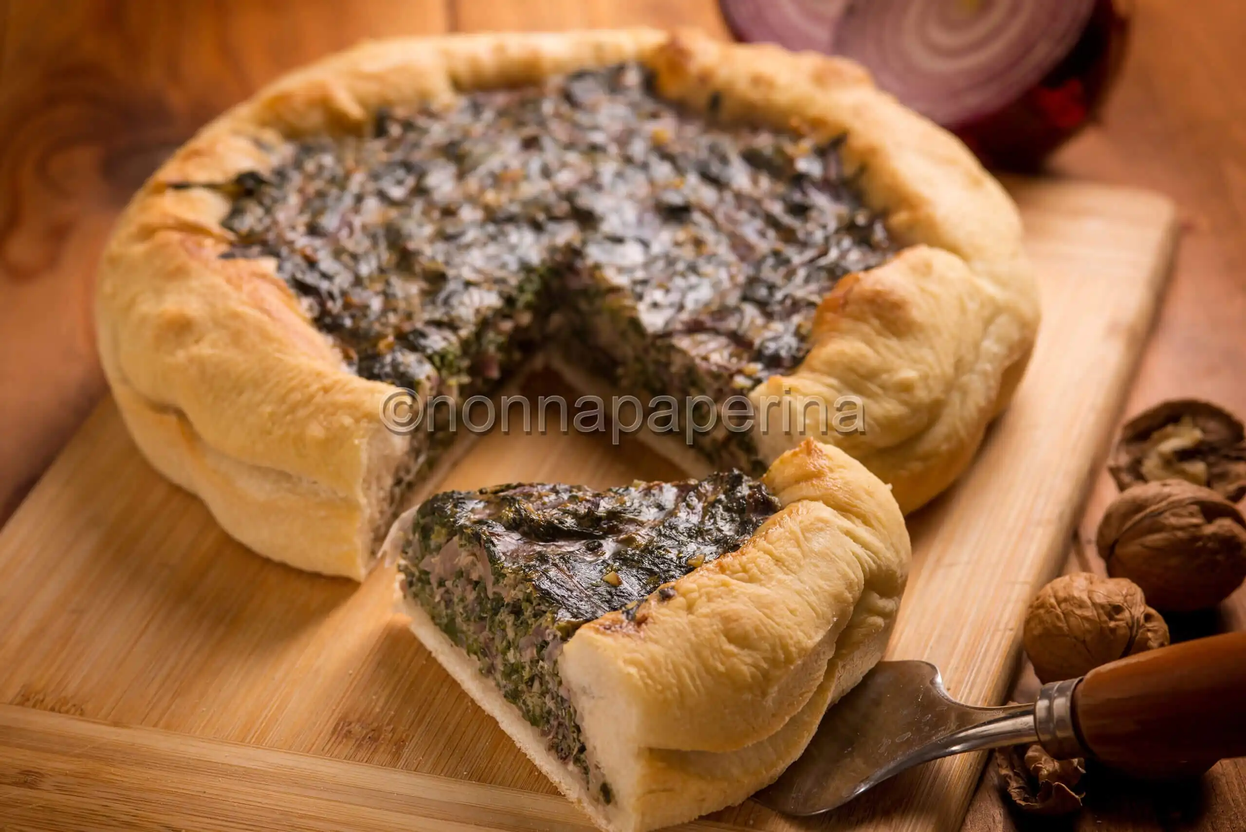 Torta di borragine e yogurt, una quiche rustica e acidula