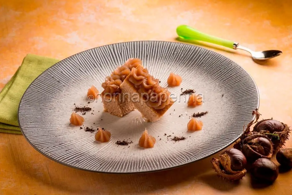 Torta di castagne con crema di marroni: un mix di gusto unico