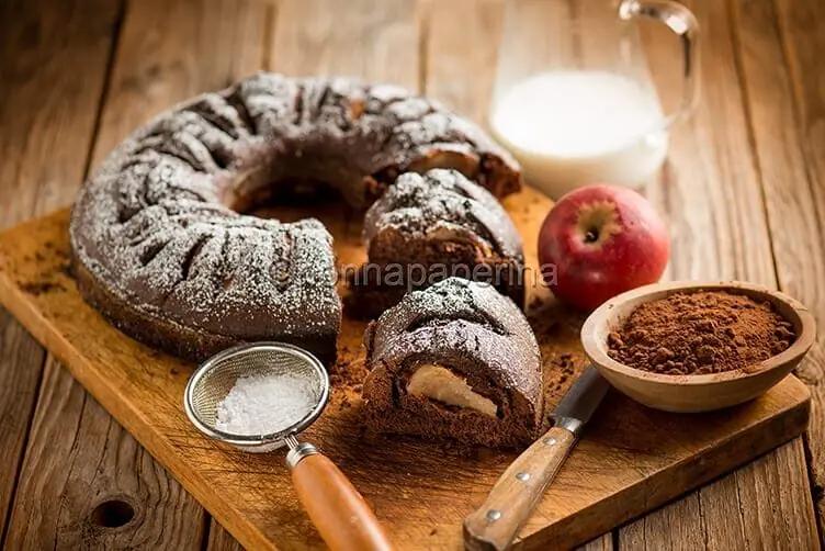 Torta morbida con cacao e mele, un ottimo dolce di recupero