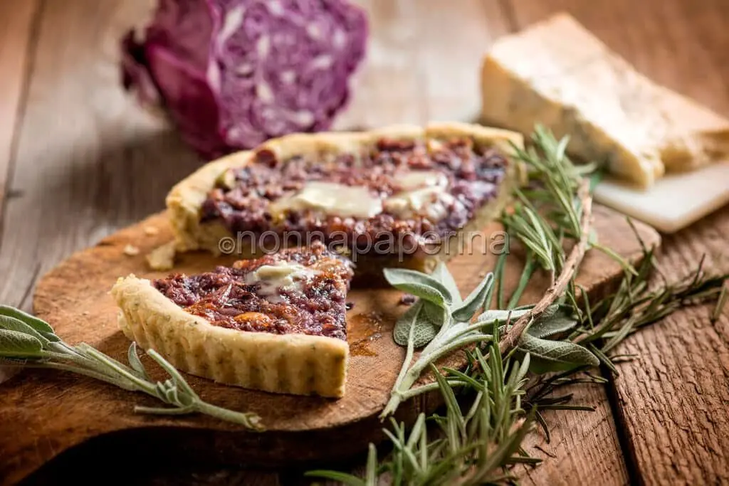Torta salata al cavolo rosso e gorgonzola, gluten free