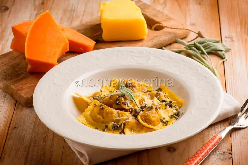 Tortelli di zucca al burro fuso e salvia